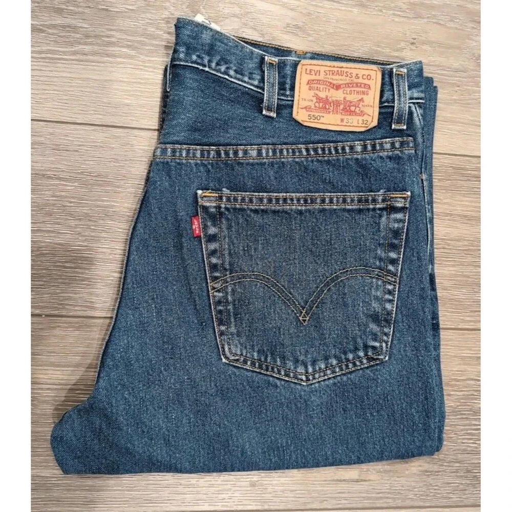 LEVI'S 550 MEN'S BLUE JEANS SIZE 38x32 STRAIGHT RELAXED MEDIUM WASH EUC
